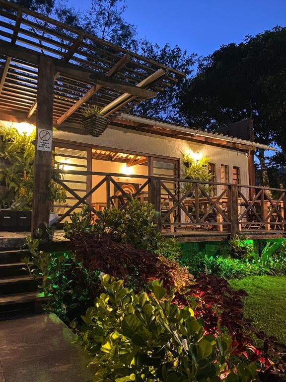 Interior acolhedor da Estância Monte Horebe